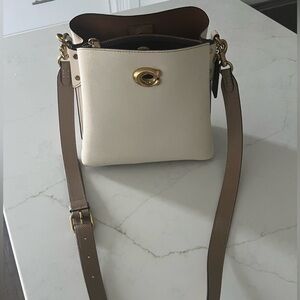 Elegant Cream and Tan Shoulder Bag